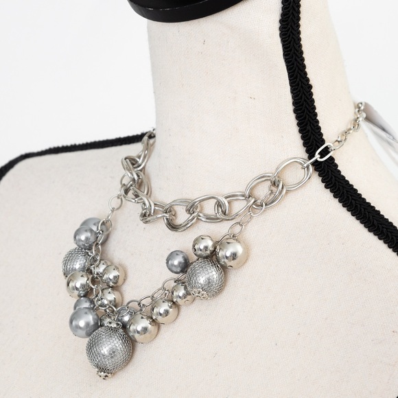Bold chunky contemporary large beaded metallic silver necklace New Directions - Picture 5 of 10